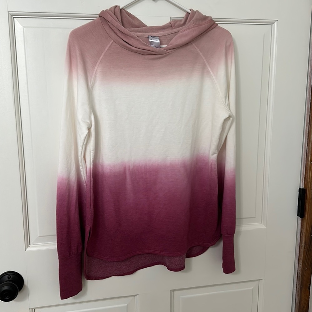Te’ Verde lightweight hoodie Size Medium